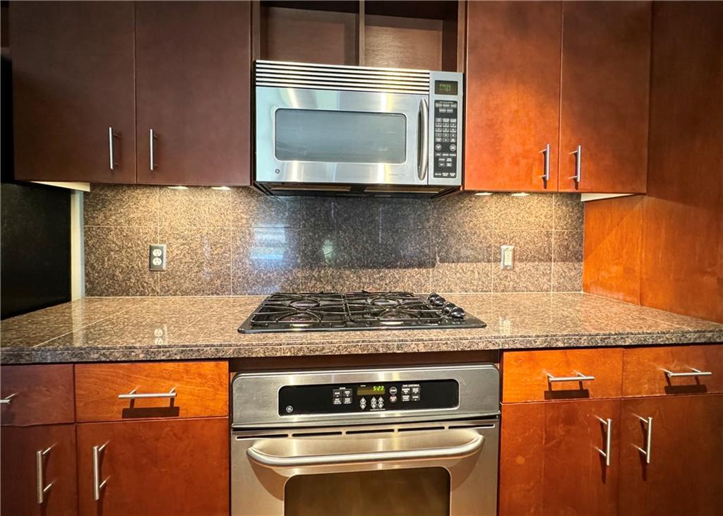 522 Locust Lane 302