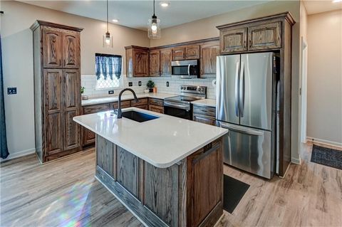 947 N White Oaks Lane, Oak Grove, MO 64075 - #: 2584885