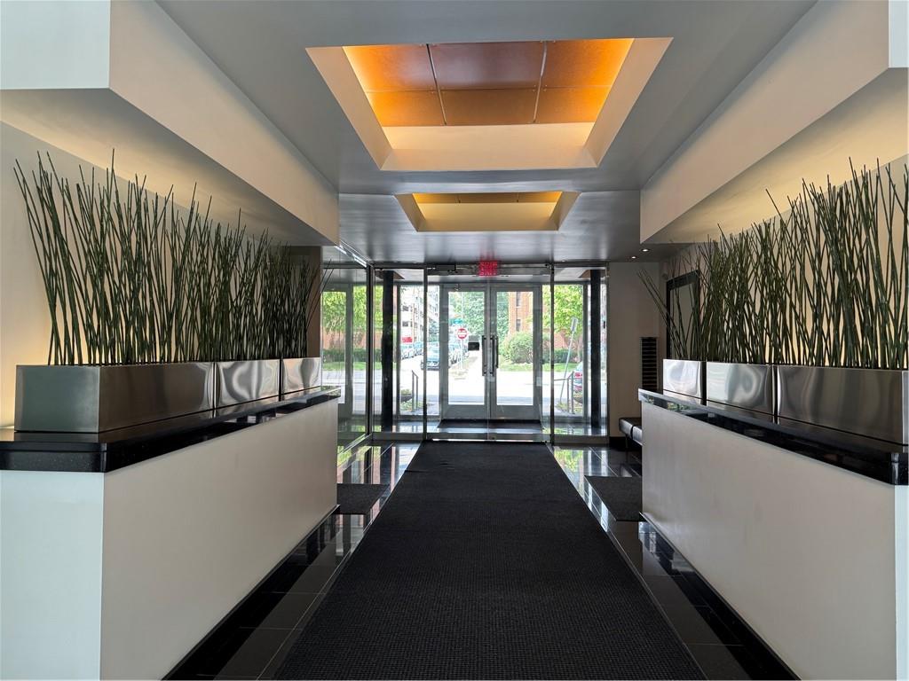 803 W 48th Street W 701