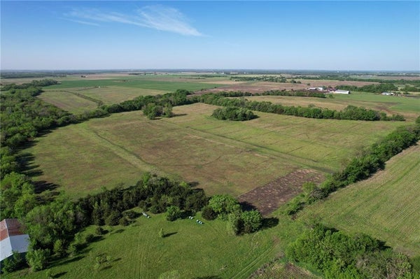 104 W ELM ST, SCRANTON, KS 66537 - Image f2dcccaa375bacc8c229ea65222a4913/81940380