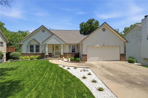Photo of 7915 Woodstone Street, Lenexa, KS 66219 (MLS # 2627692)