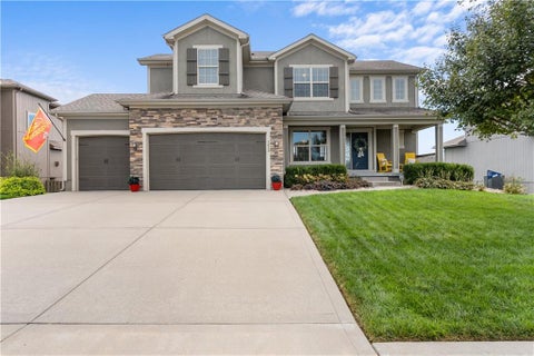 Photo of 1613 SW Whistle Drive, Lees Summit, MO 64082 (MLS # 2644541)