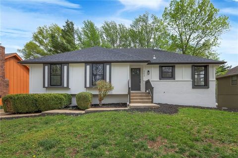 203 NE Crescent Street, Lee\'s Summit, MO 64086 - MLS#: 2614290