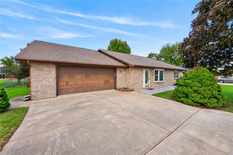 Photo of 33 Bryant Road, Eldon, MO 65026 (MLS # 2648105)
