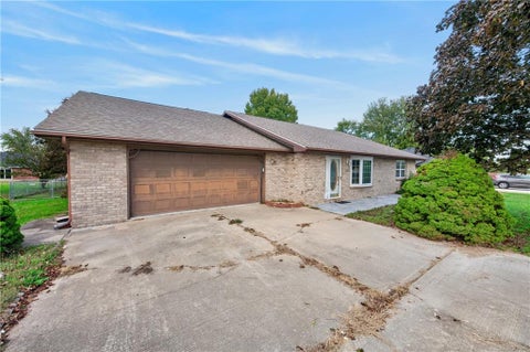 Photo of 33 Bryant Road, Eldon, MO 65026 (MLS # 2648105)