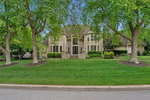 12613 Sherwood Street Leawood KS 66209