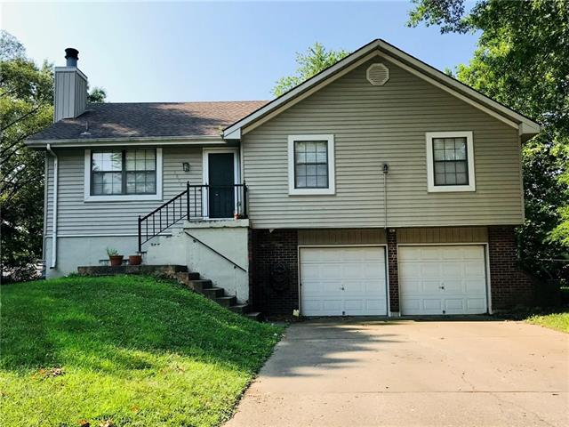 Photo 1 of 14 — 3804 NE Woods Court, Lee's Summit, MO 64064