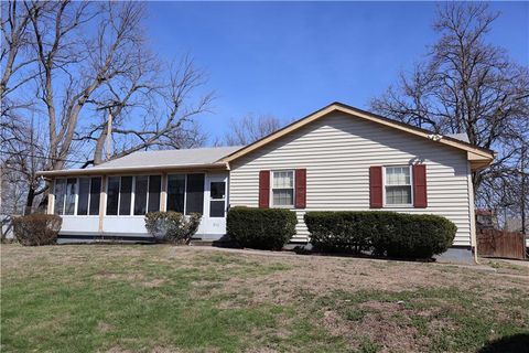 3111 Kensington Avenue Kansas City MO 64128