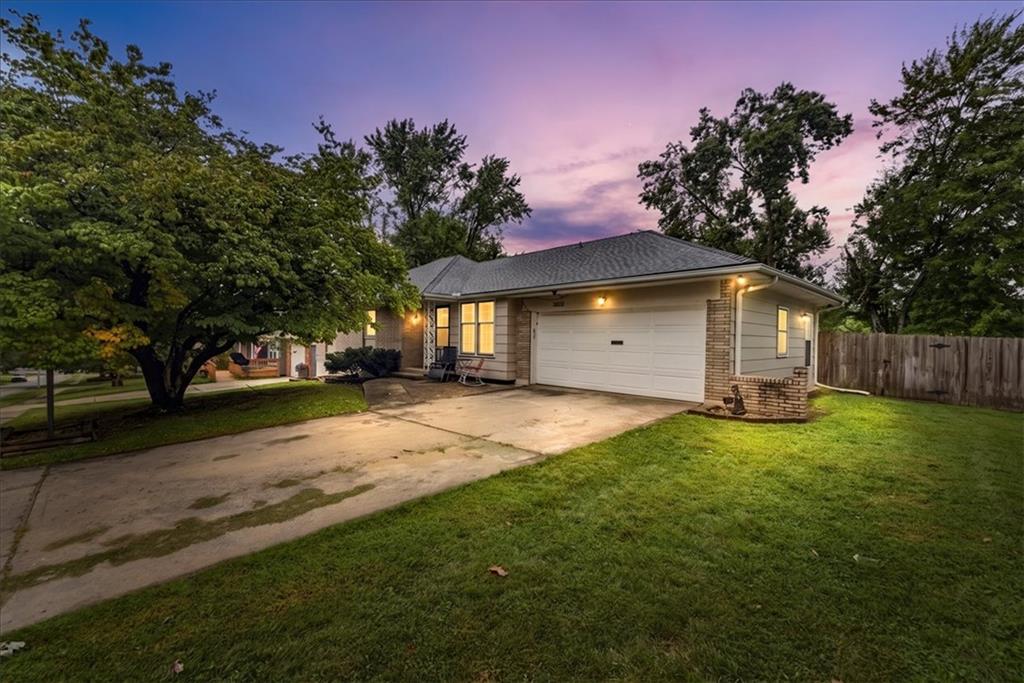 Photo of 3800 S Drumm Avenue, Independence, MO 64055 (MLS # 2642541)