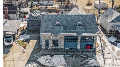 31 E Monroe (24 Hwy) Street Buckner MO 64016