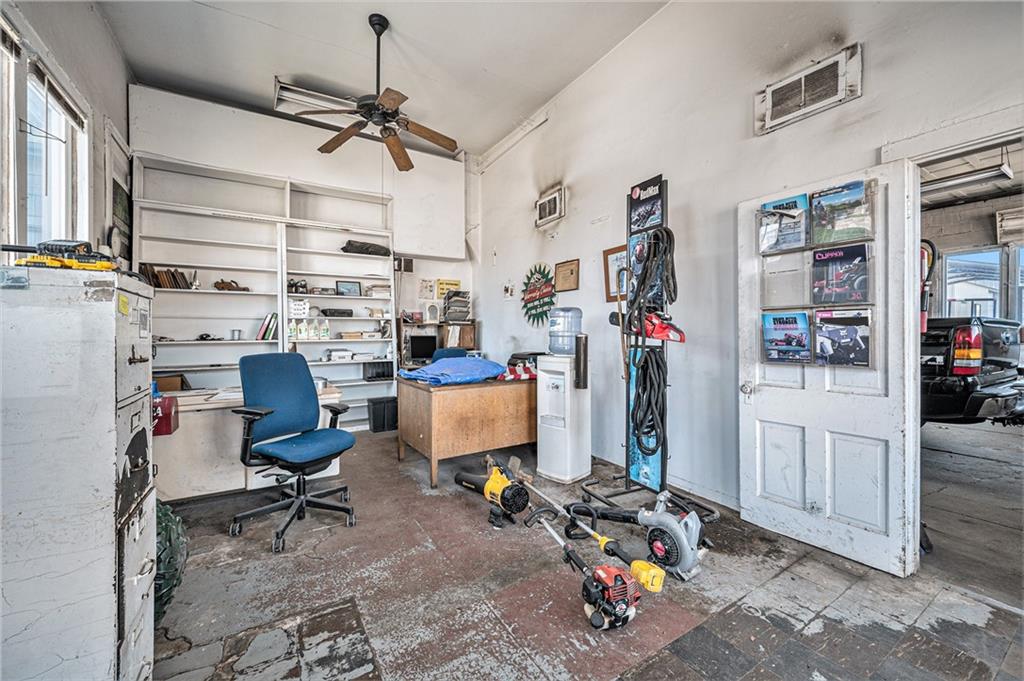 31 E Monroe (24 Hwy) Street