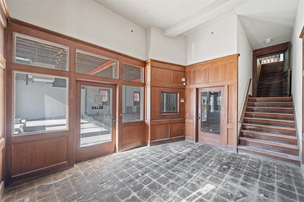 404 Admiral Boulevard