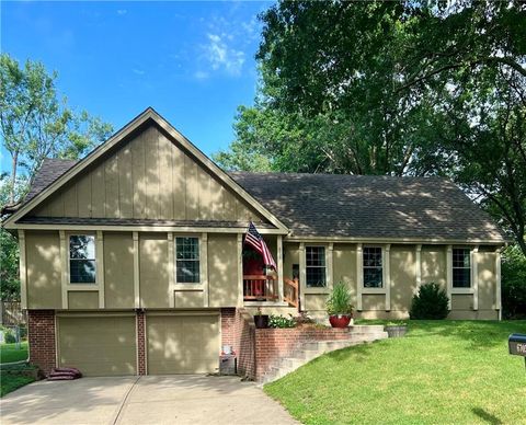 6705 NW Mirror Lake Terrace, Parkville, MO 64152 - #: 2566434