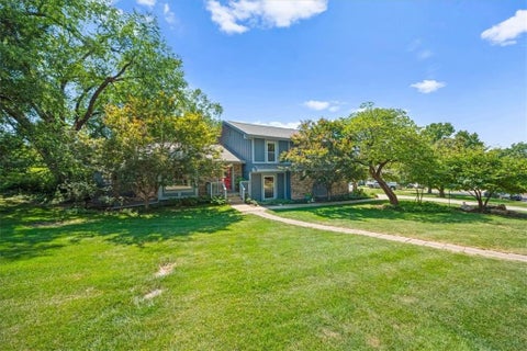 Photo of 6303 W 108 Terrace, Overland Park, KS 66211 (MLS # 2635684)