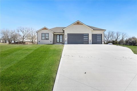20322 166th Street Basehor KS 66007