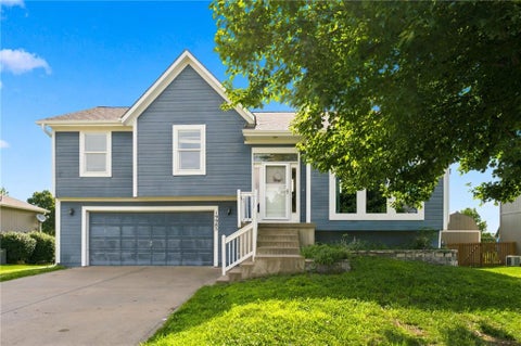 Photo of 19985 CRESTONE Street, Spring Hill, KS 66083 (MLS # 2626134)