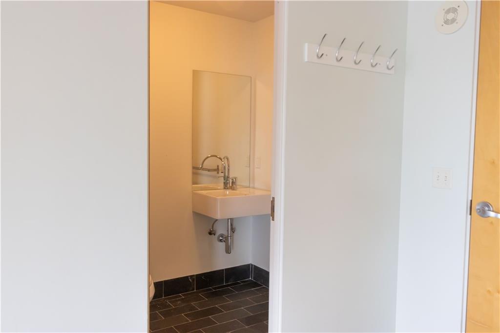 21 W 10th Street 5a