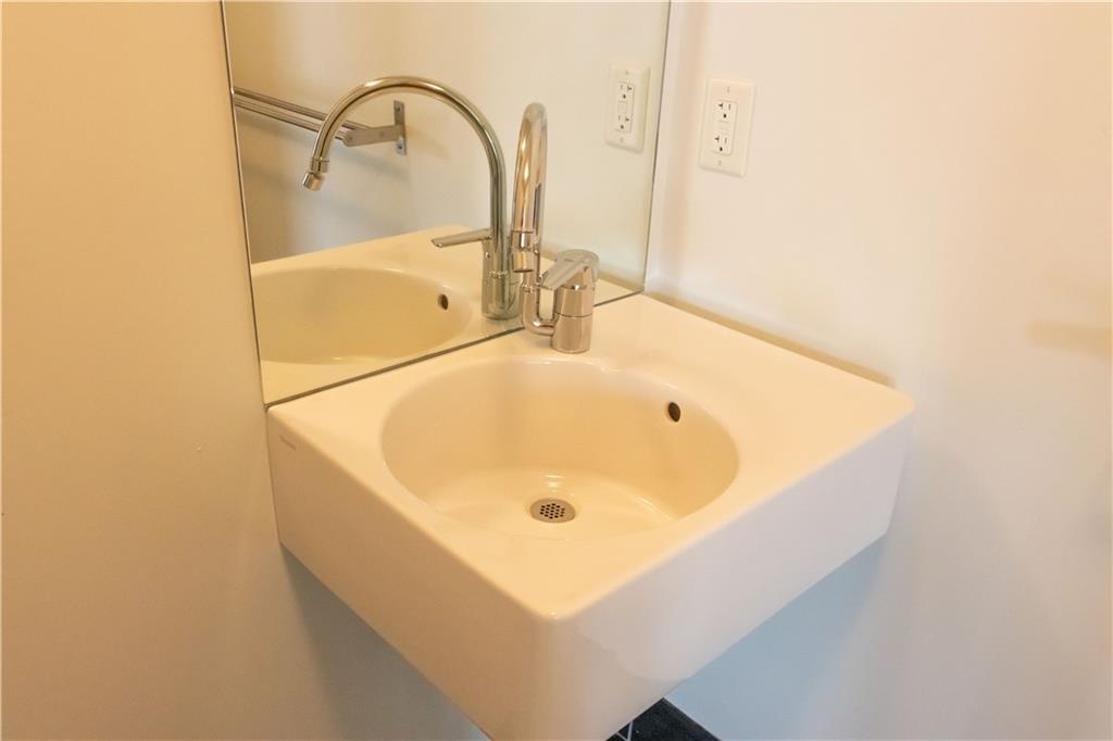 21 W 10th Street 5a