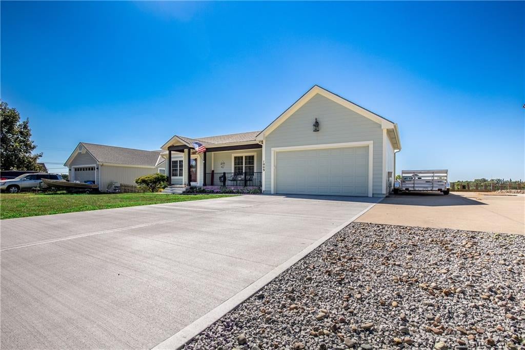 1009 Cherokee Lane