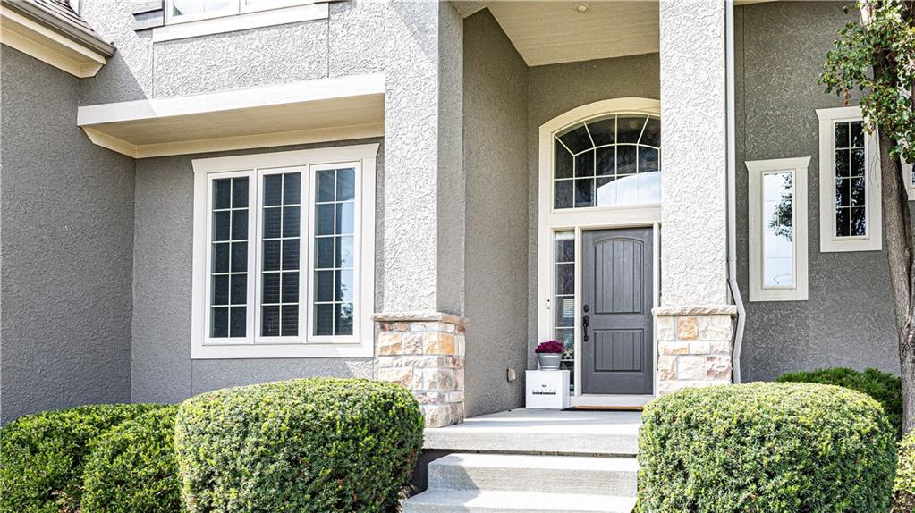 212 SW Ansel Adams Drive