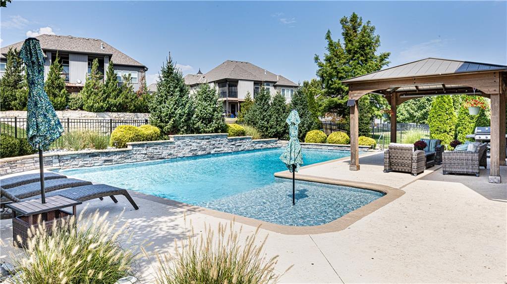 212 SW Ansel Adams Drive