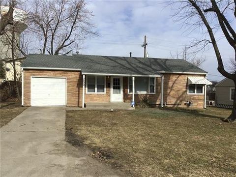 Photo of 3900 Washington Avenue, Kansas City, KS 66102 (MLS # 2617251)