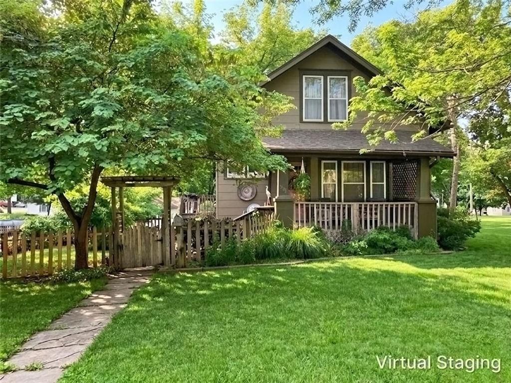 Photo of 301 W Washington Street, Harrisonville, MO 64701 (MLS # 2619008)