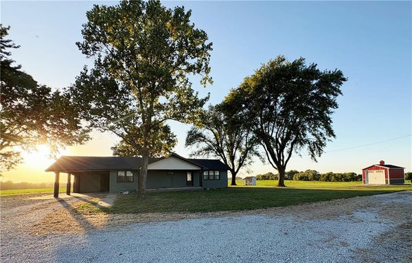 390 NW H HWY, WARRENSBURG, MO 64093 - Image f412df2b6cdafe00ece08b405512dba3/2643833276