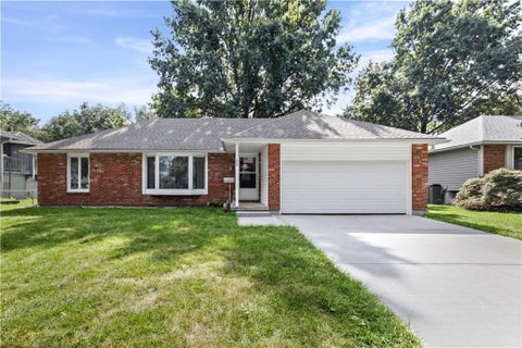 Photo of 305 Canterbury Lane, Belton, MO 64102 (MLS # 2643866)