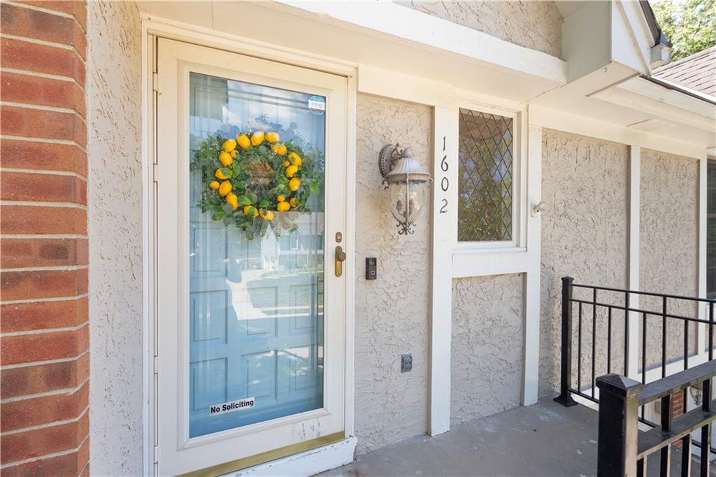 1602 NW Weatherstone Lane