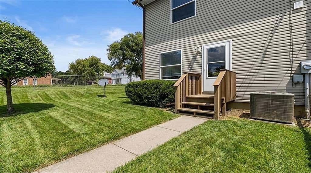 Photo of 420 S 15th Street, St Joseph, MO 64501 (MLS # 2632276)
