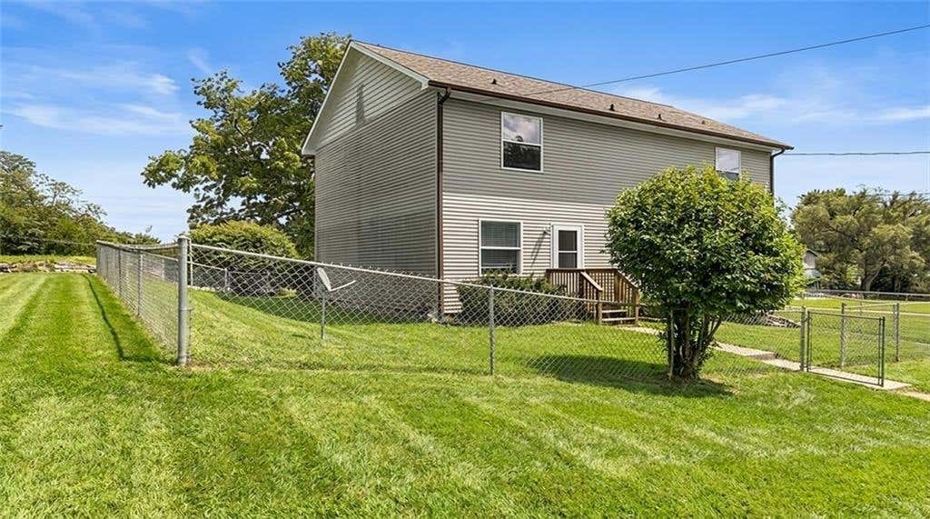 Photo of 420 S 15th Street, St Joseph, MO 64501 (MLS # 2632276)
