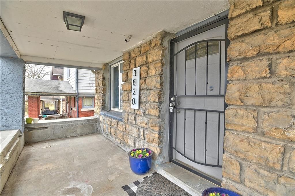 Photo of 3820 Wabash Avenue, Kansas City, MO 64109 (MLS # 2608085)