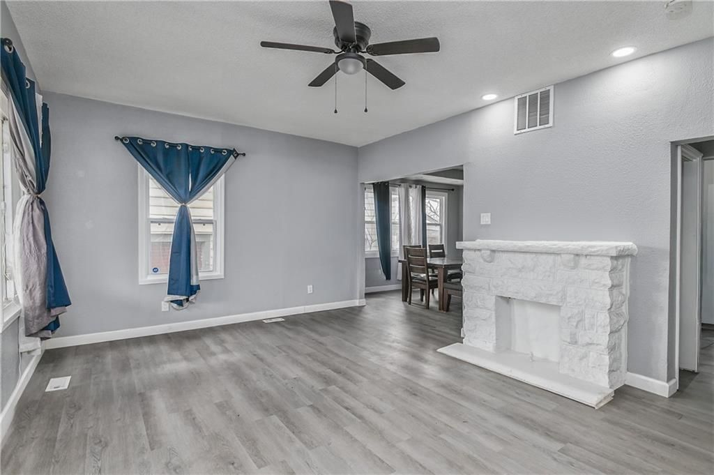 Photo of 3820 Wabash Avenue, Kansas City, MO 64109 (MLS # 2608085)