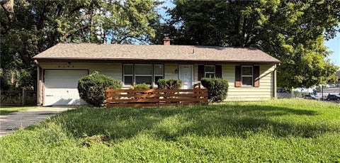 Photo of 9106 E 72nd Terrace, Raytown, MO 64133 (MLS # 2638632)