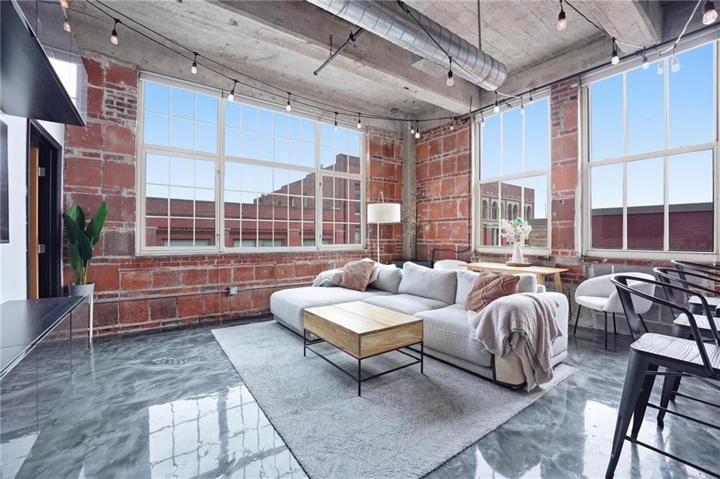 321 W 7th Street 407