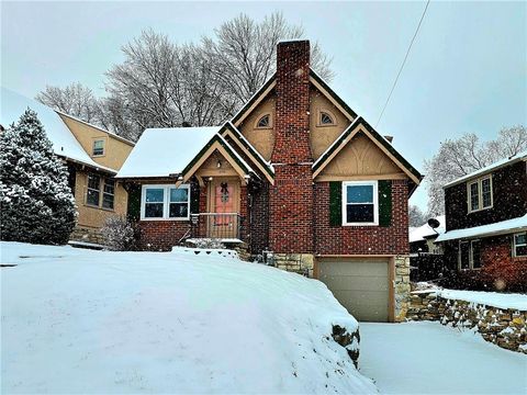 2421 Everett Avenue Kansas City KS 66102