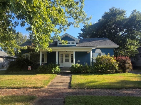 Photo of 417 W Washington Street, Pittsburg, KS 66762 (MLS # 2642537)