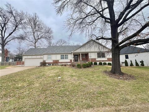 10107 Oakridge Drive Overland Park KS 66212