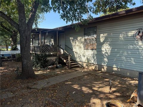 Photo of 1020 E Main Street, Independence, KS 67301 (MLS # 2581666)