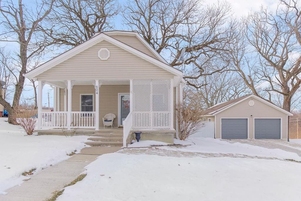 Photo of 604 N Independence Street, Harrisonville, MO 64701 (MLS # 2598809)