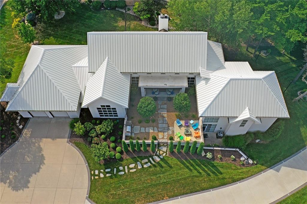 6949 Watson's Country Lane