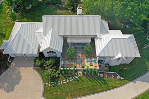 6949 Watson's Country Lane Parkville MO 64152