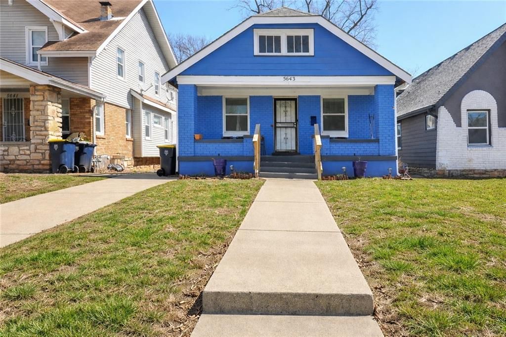 Photo of 5643 Olive Street, Kansas City, MO 64130 (MLS # 2607679)