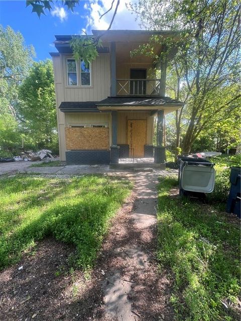 3021 E 8th Street Kansas City MO 64124