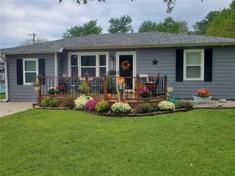 Photo of 1725 S Central Avenue, Chanute, KS 66720 (MLS # 2644439)
