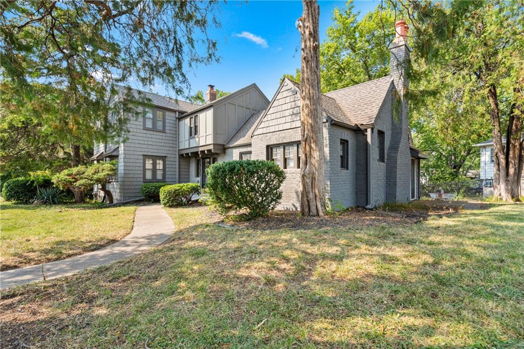 2118 Tauromee Avenue