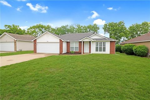 1215 Fox Run Drive, Warrensburg, MO 64093 - #: 2548498