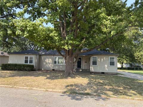 Photo of 708 S Woodland Street, Pittsburg, KS 66762 (MLS # 2636005)