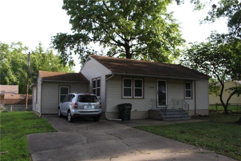 Photo of 1510 Hope Street, Leavenworth, KS 66048 (MLS # 2634684)